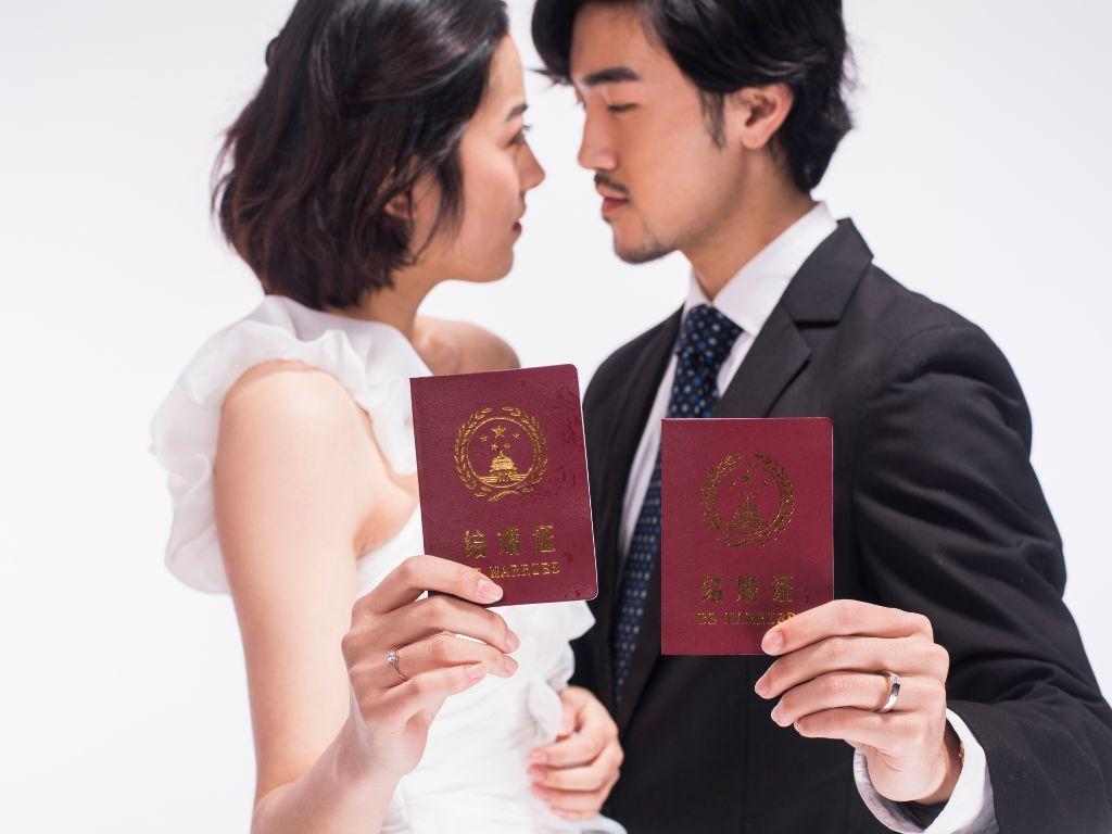 中国算命大师秦阳明讲解如何预防婚灾？